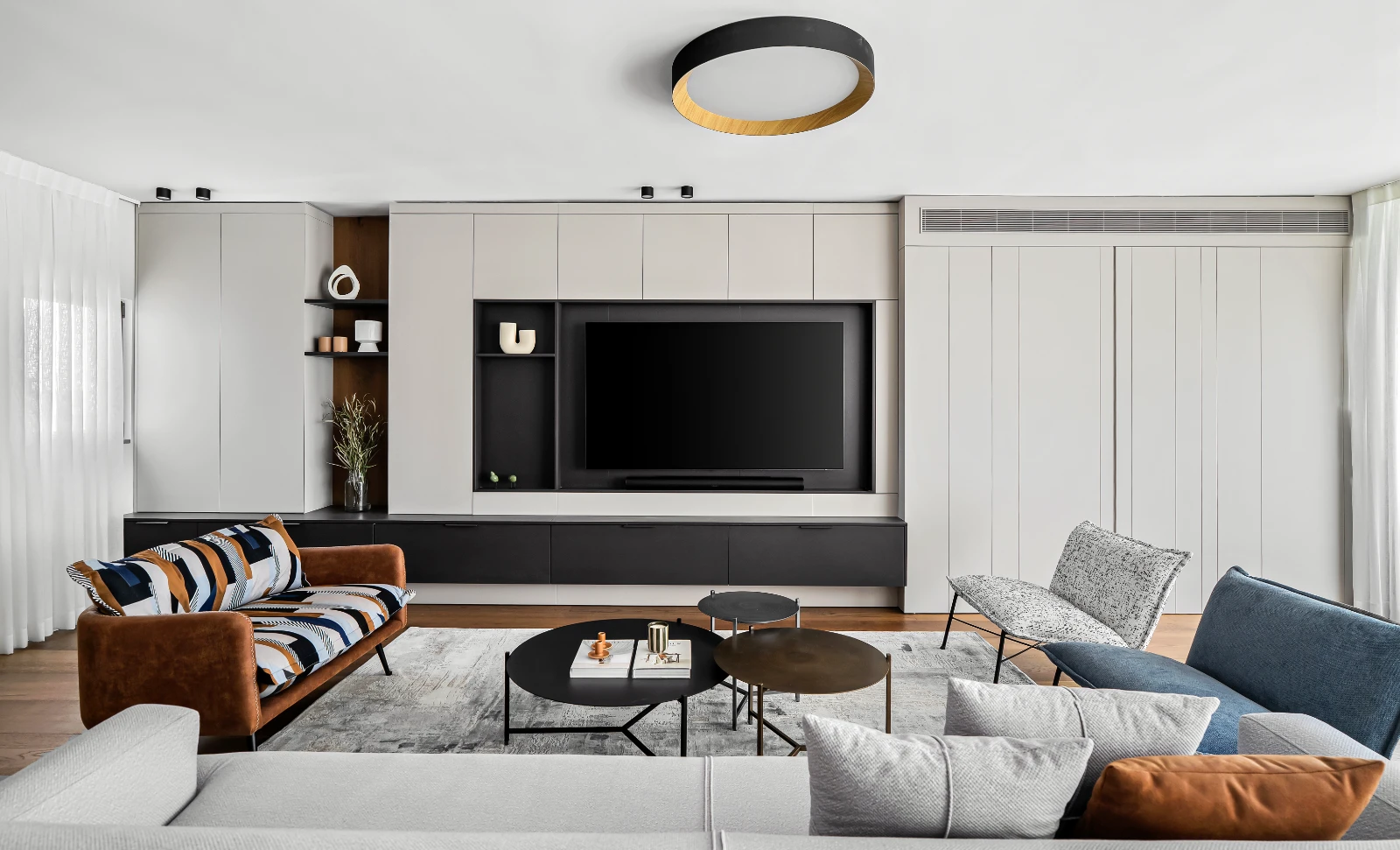 Penthouse wrapped in carpentry